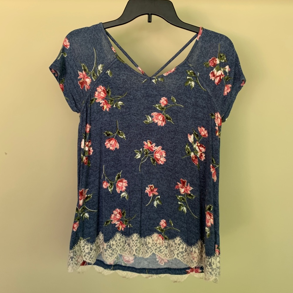 Rewind - Floral tee with strappy back detail and lace trim hem - Size S